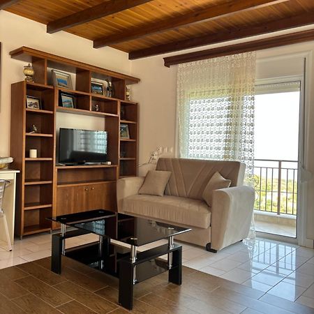 -Tsiakos Apartment- In Vryses Kyparissia Buitenkant foto