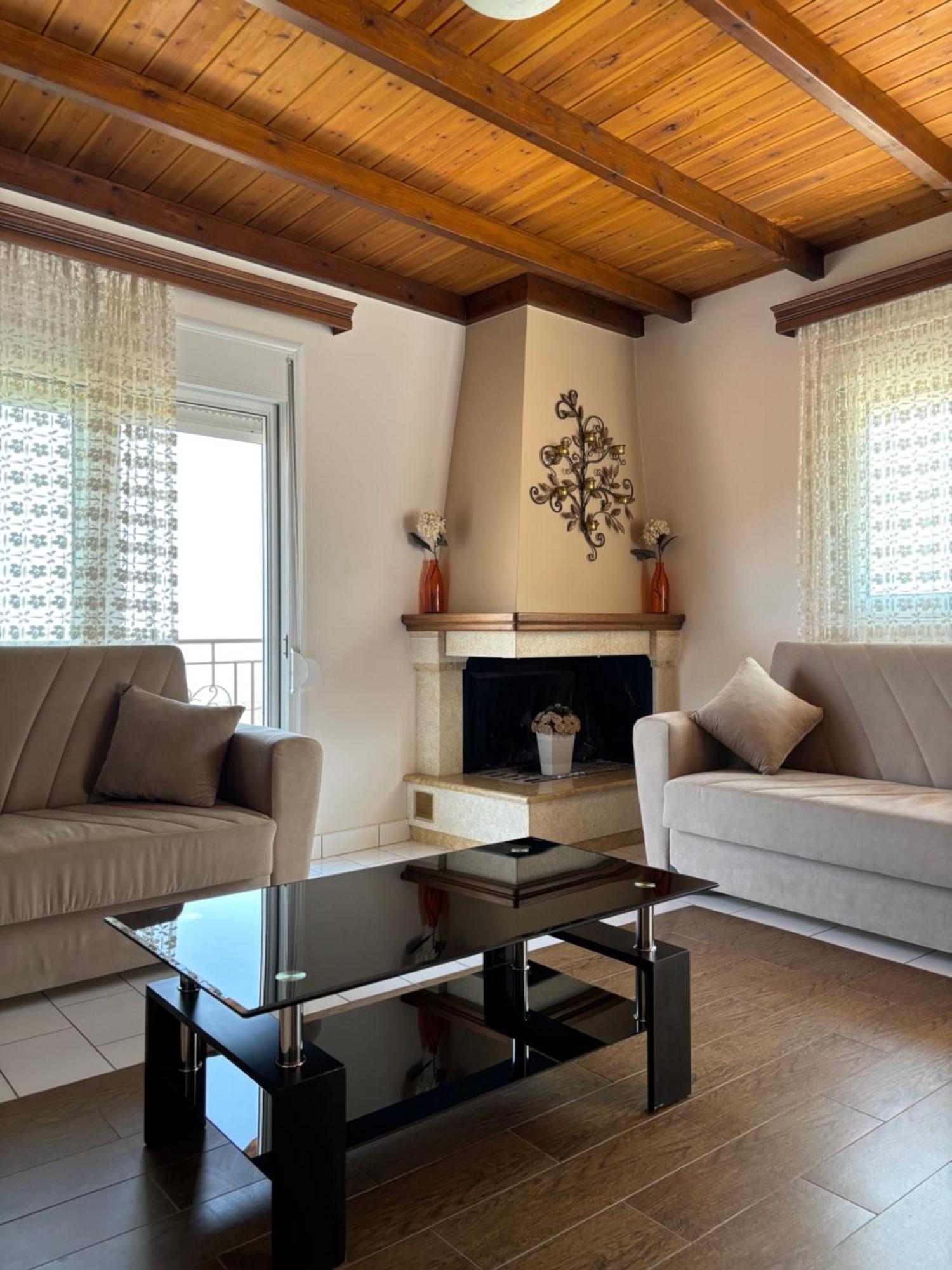 -Tsiakos Apartment- In Vryses Kyparissia Buitenkant foto