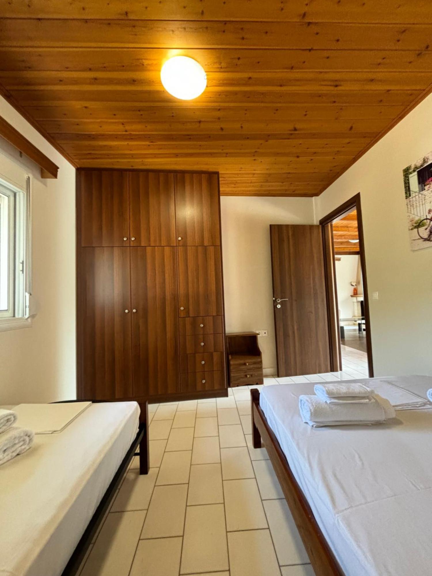 -Tsiakos Apartment- In Vryses Kyparissia Buitenkant foto